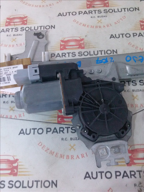 Motoras macara geam dreapta fata PEUGEOT 207 1.4 HDI an fabr. 2008