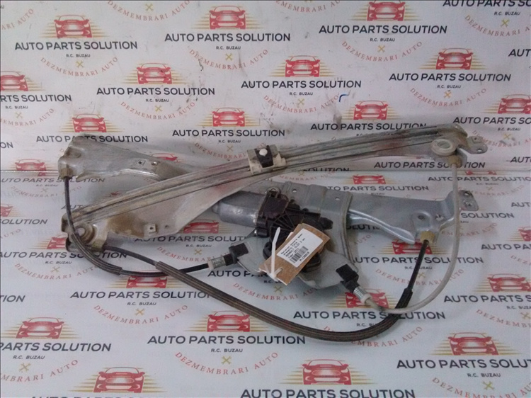 Motoras macara geam dreapta fata RENAULT CLIO 3 an fabr.2011
