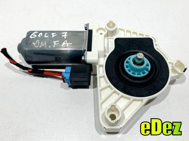 Motoras macara geam dreapta fata Volkswagen Tiguan 2 (2016-2020) 5Q4959802B