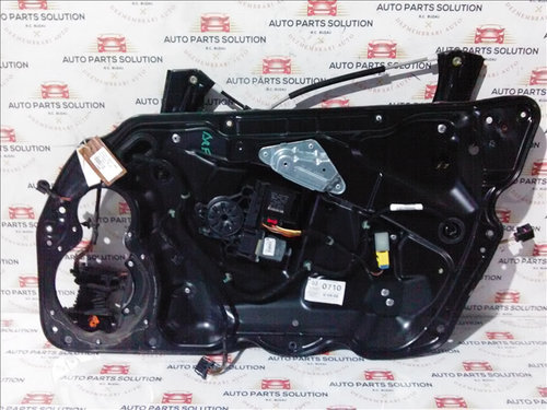 Motoras macara geam dreapta fata VW PASSAT B6 an fabr.2010