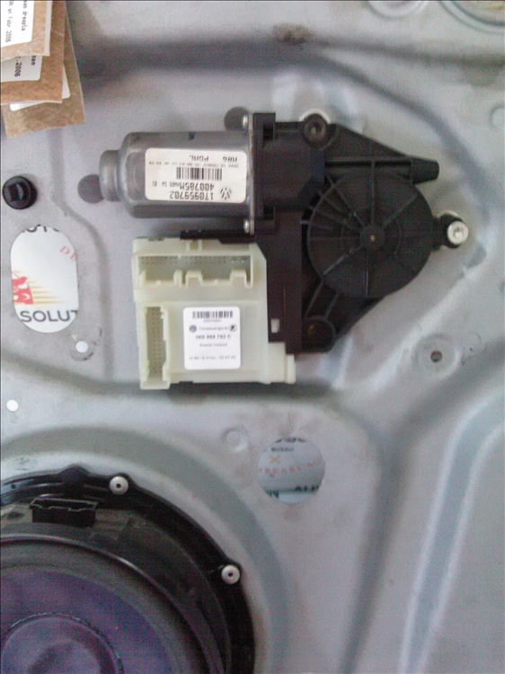 Motoras macara geam dreapta fata VW TOURAN an fabr.2006