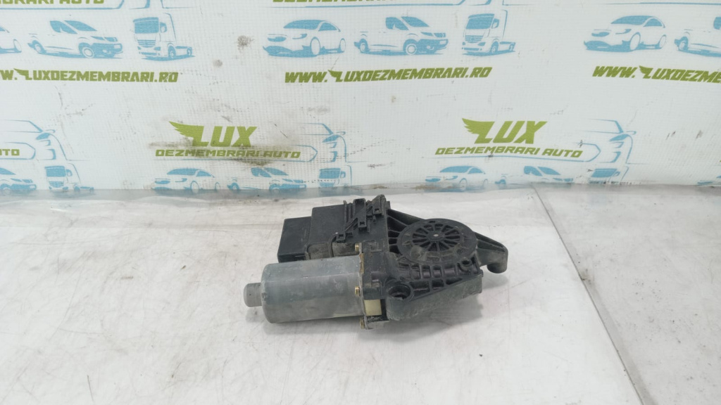 Motoras macara geam dreapta spate 0130821696 Volkswagen VW Passat B5 [1996 - 2000]