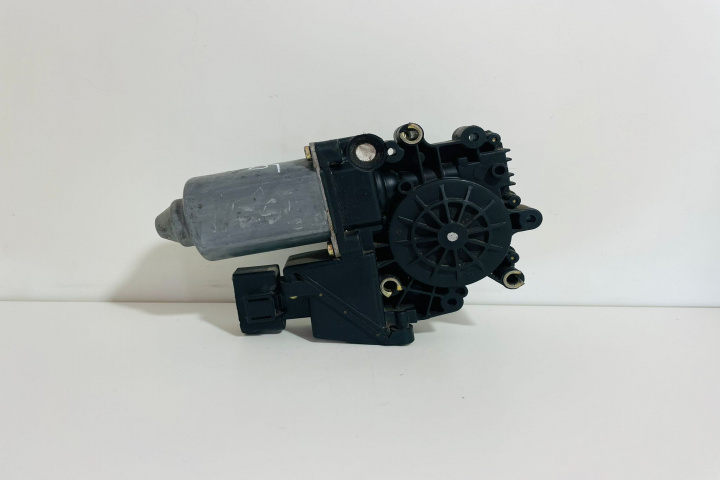 Motoras macara geam dreapta spate 13846-113 / 13846113 Audi A6 4B/C5 [1997 - 2001]