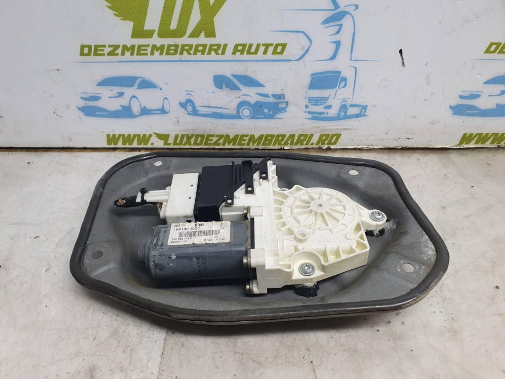 Motoras macara geam dreapta spate 1k4839402c Volkswagen VW Golf 5 [2003 - 2009] 2.0 tdi BKD