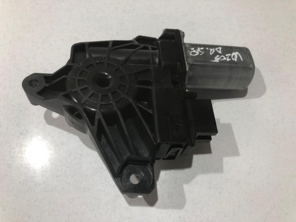Motoras macara geam dreapta spate 2.2 cdieuro 6 Mercedes-Benz C-Class W205/S205/C205 [2014 - 2018]