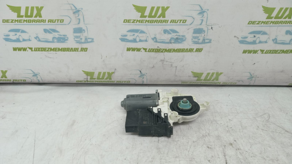 Motoras macara geam dreapta spate 3c0959704b Volkswagen VW Passat CC [facelift] [2012 - 2017]
