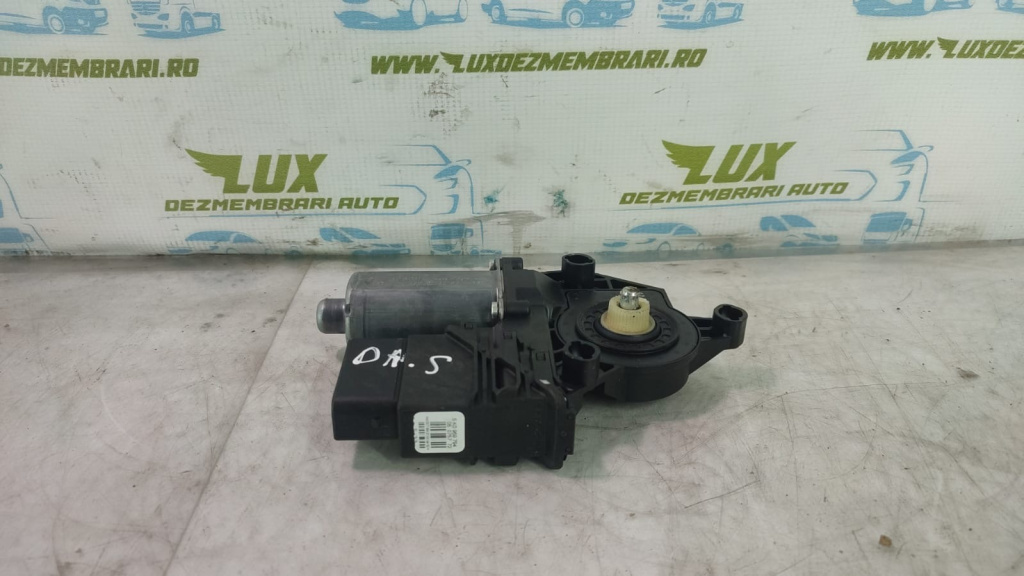 Motoras macara geam dreapta spate 5k0959704a Skoda Octavia 2 [facelift] [2008 - 2013]