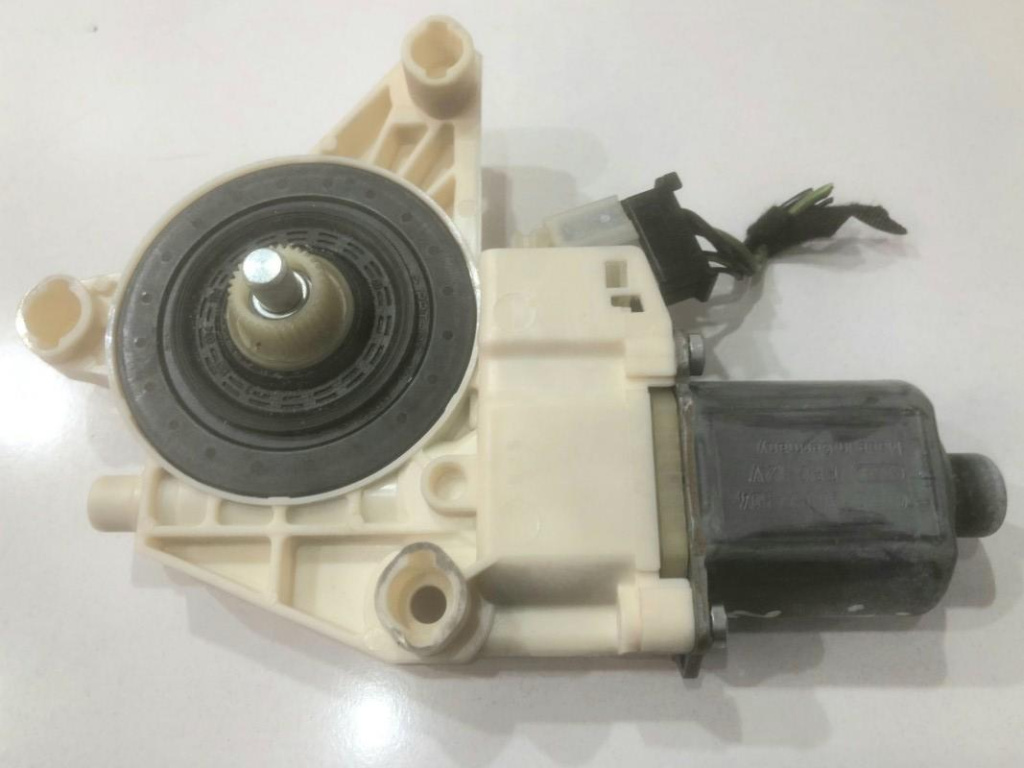 Motoras macara geam dreapta spate a2048200642 Mercedes-Benz E-Class W212 [2009 - 2013]
