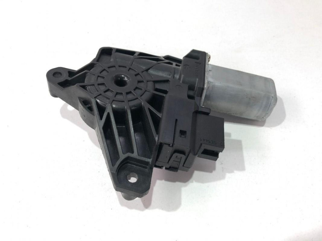 Motoras macara geam dreapta spate a2139060602 Mercedes-Benz C-Class W205/S205/C205 [2014 - 2018]