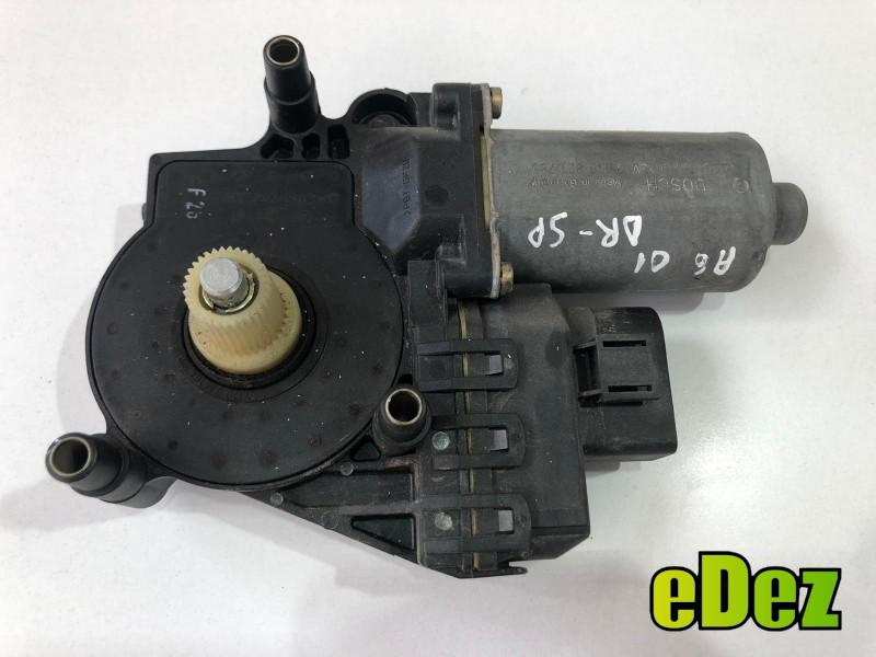 Motoras macara geam dreapta spate Audi A4 (2001-2004) [8E2, B6] 0130821785