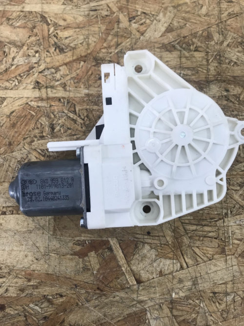 Motoras macara geam dreapta spate AUDI Q5 3.0TDI QUATTRO S-LINE suv 2010 (8K0959812A)