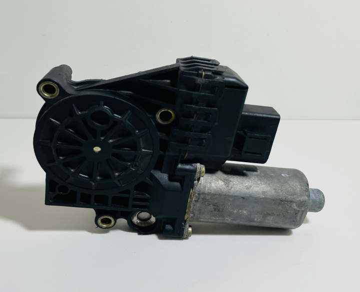 Motoras macara geam dreapta spate Bosch 0130821785 Audi A6 4B/C5 [facelift] [2001 - 2004]