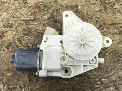 Motoras macara geam dreapta spate Mercedes Benz GLK 350 CDI suv 2011 (A2048200642)