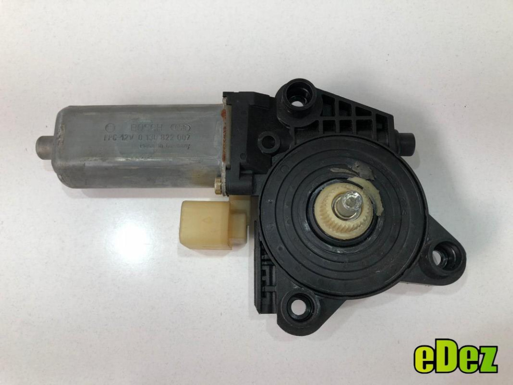 Motoras macara geam dreapta spate Mercedes C-Class (2001-2007) [W203] 0130822007