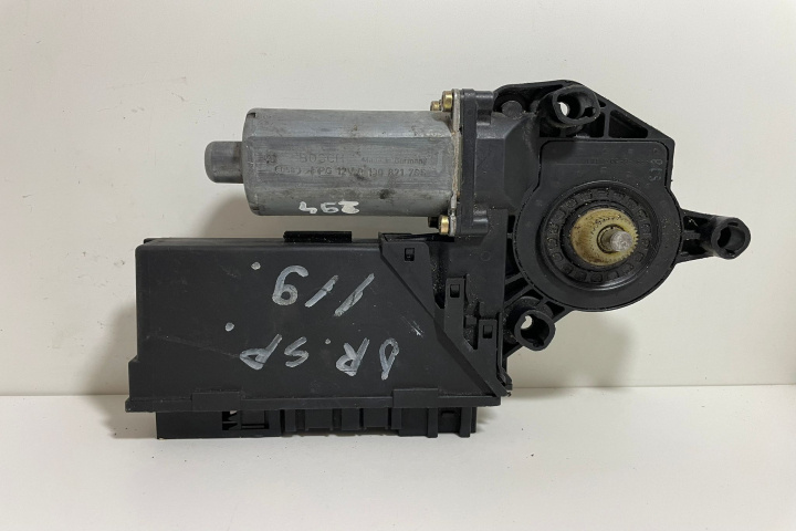 Motoras macara geam dreapta spate + modul Bosch 0130821766/8E0959802D Volkswagen VW Golf 4 [1997 - 2006]