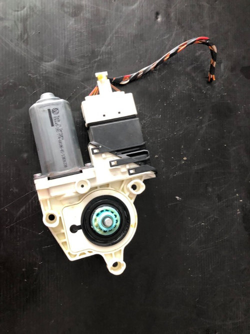 Motoras macara geam dreapta spate seat leon 1p1 1k0959704g
