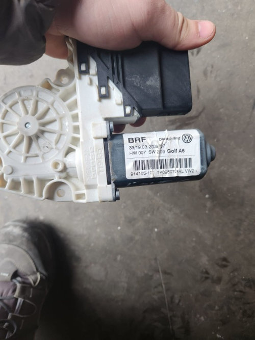 Motoras Macara Geam Dreapta Spate Volkswagen Golf 6 Hatchback Cod Piesa : 1K0959704AL