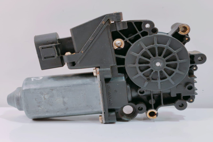 Motoras Macara geam fata 103022100 Audi A3 8L [1996 - 2000]