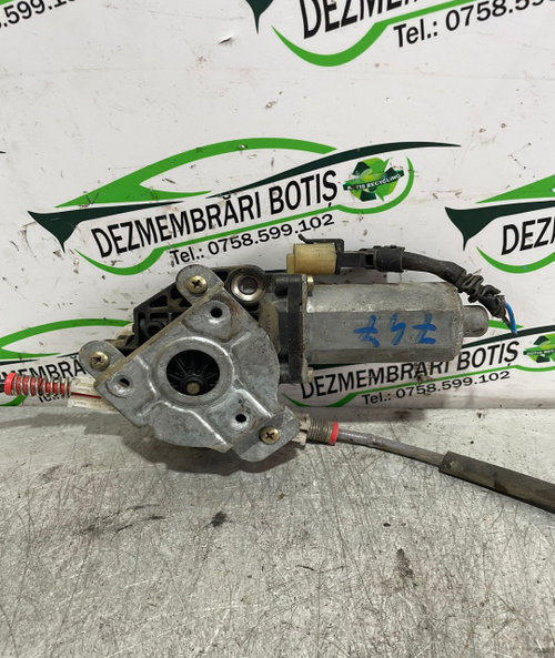Motoras macara geam fata dreapta 0 130 821 720 Nissan Terrano R20 [2th facelift] [1999 - 2004] SUV 5...