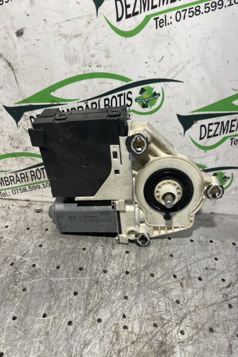 Motoras macara geam fata dreapta 1K3 837 402 E Volkswagen VW Golf 5 [2003 - 2009] Hatchback 5-usi