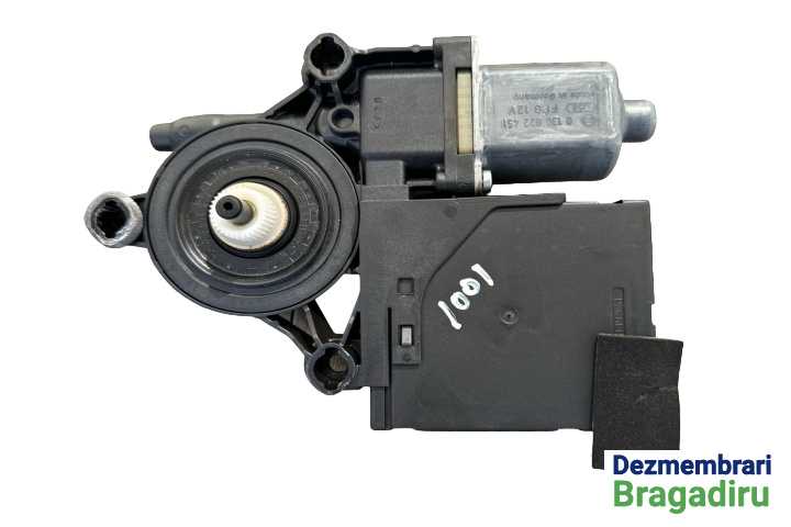 Motoras macara geam fata dreapta 3C0959793 Volkswagen VW Passat B6 [2005 - 2010] Sedan 4-usi 2.0 TDI MT (140 hp) Cod motor BKP, Cod culoare LC9X