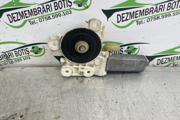 Motoras macara geam fata dreapta A1688203842 / A 168 820 38 42 Mercedes-Benz A-Class W168 [1997 - 2001] Hatchback