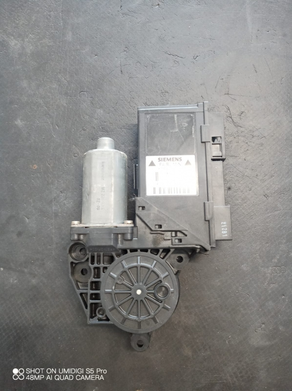 Motoras macara geam fata dreapta , Audi A4 B7 [2004 - 2008] Avant wagon 5-usi 2.0 TDI MT (140 hp) COD- 0130821764