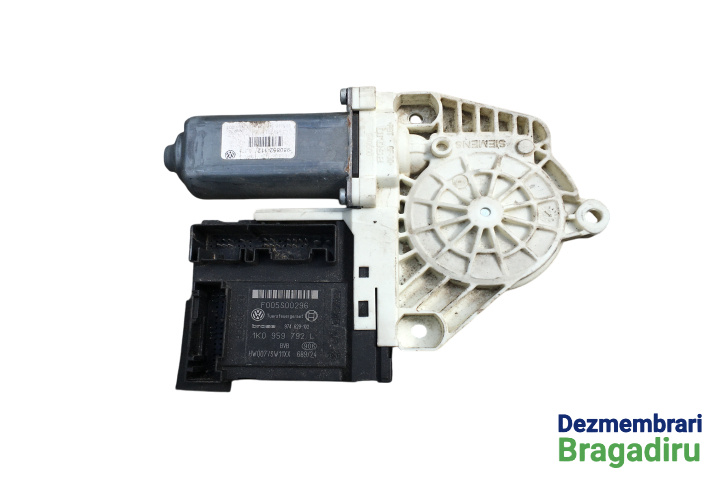 Motoras macara geam fata dreapta Cod: 1K0959792L Volkswagen VW Passat B6 [2005 - 2010] wagon 5-usi 2.0 TDI MT (170 hp) Cod motor: BMR