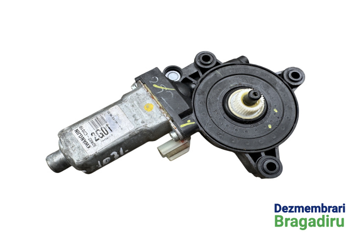 Motoras macara geam fata dreapta Cod: 82402-C7010 82402-C7010 Hyundai i20 2 (GB) [2014 - 2020] Hatchback - 5 usi 1.2 MT (84 hp) Cod motor: G4LA-6