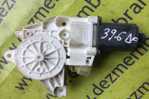 Motoras macara geam fata dreapta Mercedes-Benz M-Class W164 [2005 - 2008] Crossover 5-usi ML 320 CDI...