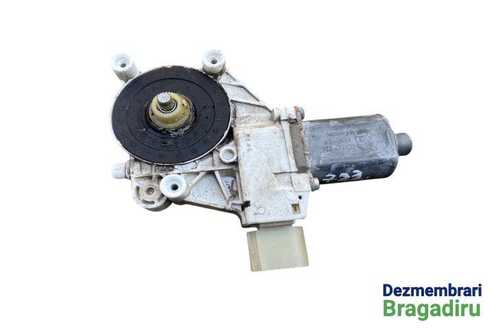 Motoras macara geam fata stanga BMW Seria 1 E87 [2004 - 2007] Hatchback 116i MT (115 hp)