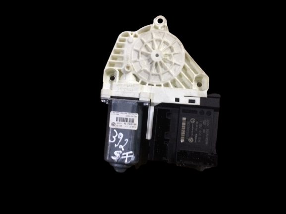 Motoras macara geam fata stanga Volkswagen VW Passat B6 [2005 - 2010] wagon 5-usi 2.0 TDI MT (140 hp)