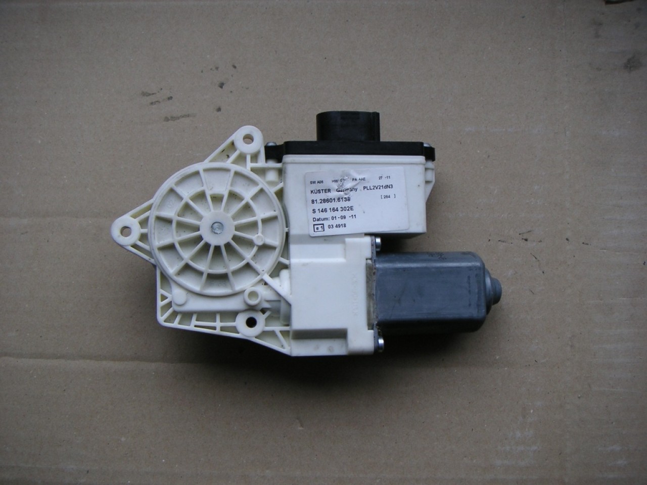 Motoras macara geam MAN TGX cod 81.28601.6138 pret 250 lei