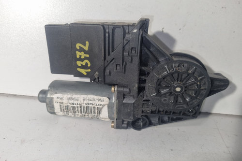 Motoras macara geam spate dreapta 9776-105407-301 Volkswagen VW Passat B5 [1996 - 2000] wagon 1.9 TD...