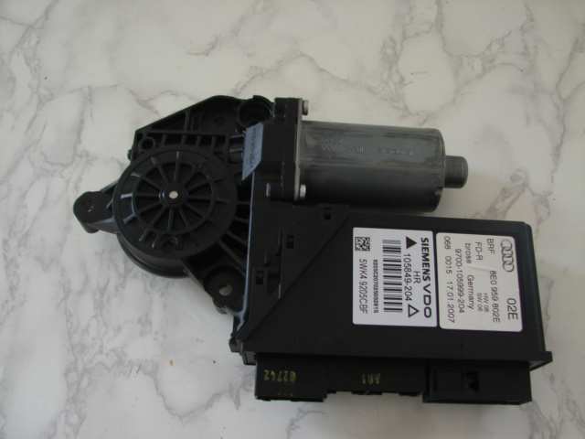 Motoras macara geam spate dreapta Audi A4 B7 [2004 - 2008] Sedan 4-usi 2.7 TDI MT (180 hp)