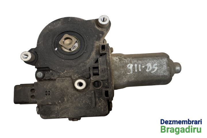 Motoras macara geam spate dreapta Cod: MR436870 MR436870 Mitsubishi Pajero 3 [1999 - 2003] SUV 5-usi 3.2 DI-D AT (165 hp) Cod motor 4M41