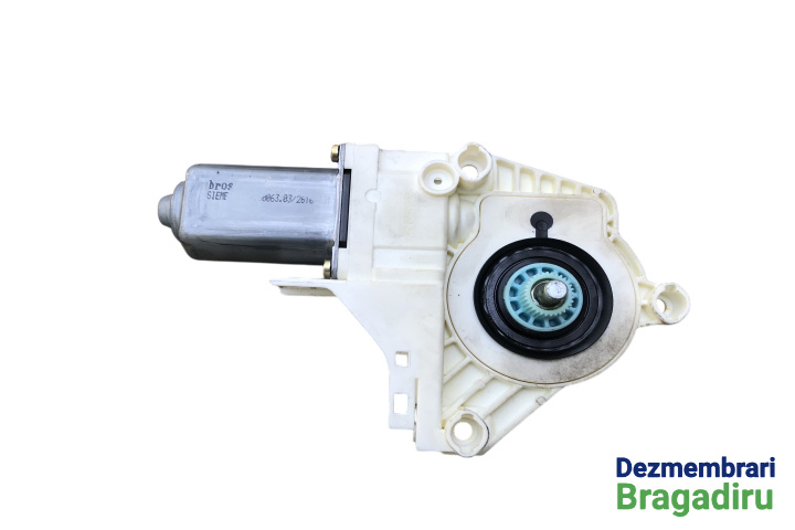 Motoras macara geam spate dreapta Land Rover Discovery 3 [2004 - 2009] SUV 2.7 TD AT (190 hp) Cod motor: 276DT
