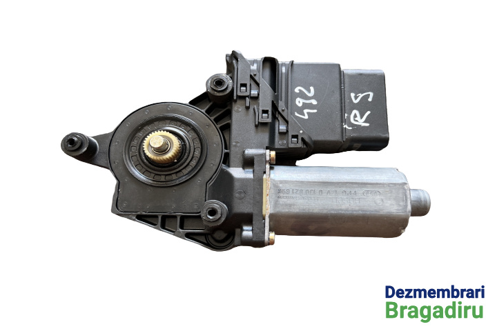 Motoras macara geam spate dreapta Volkswagen VW Passat B5 [1996 - 2000] wagon 1.9 TDI MT (115 hp)