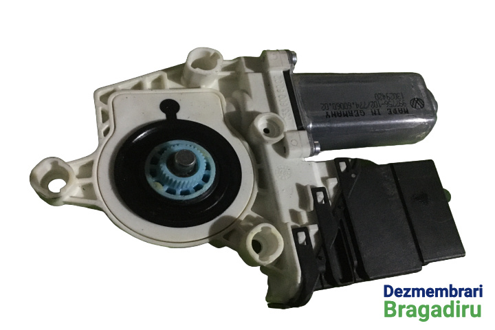 Motoras macara geam spate dreapta Volkswagen VW Golf 6 [2008 - 2015] Hatchback 5-usi 2.0 TDI MT (110 hp) Cod motor CBDC Cod culoare LB9A