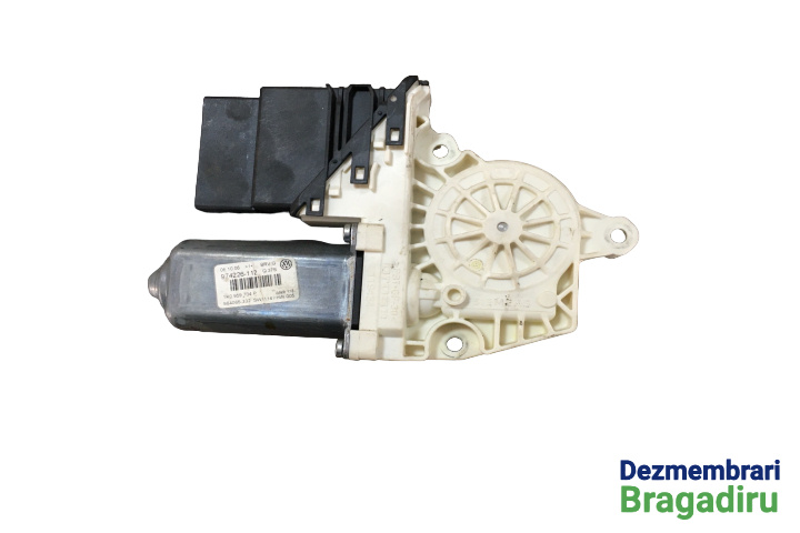 Motoras macara geam spate dreapta Volkswagen VW Passat B6 [2005 - 2010] wagon 5-usi 2.0 TDI MT (170 hp) Cod motor: BMR