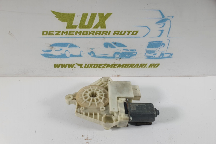 Motoras macara geam spate stanga 5q4959811d Volkswagen VW Golf 7 [2012 - 2017]