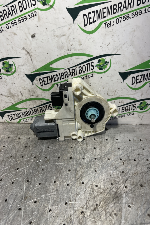 Motoras macara geam spate stanga 8K0 959 811 Audi A4 B8/8K [2007 - 2011] Sedan 4-usi