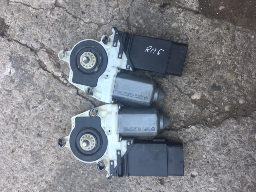 Motoras macara geam spate Volkswagen Golf 4 [1997 - 2006] Hatchback 5-usi 1.9 TDI MT (90 hp) 1J1)