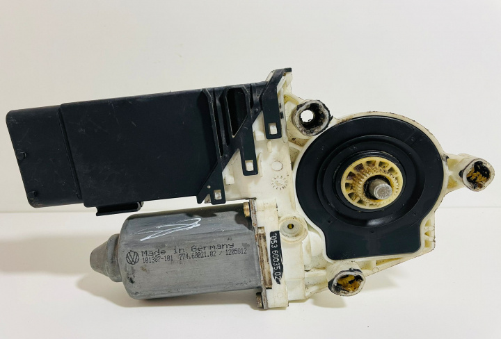 Motoras macara geam stanga fata 101435202 Volkswagen VW Passat B5 [1996 - 2000]