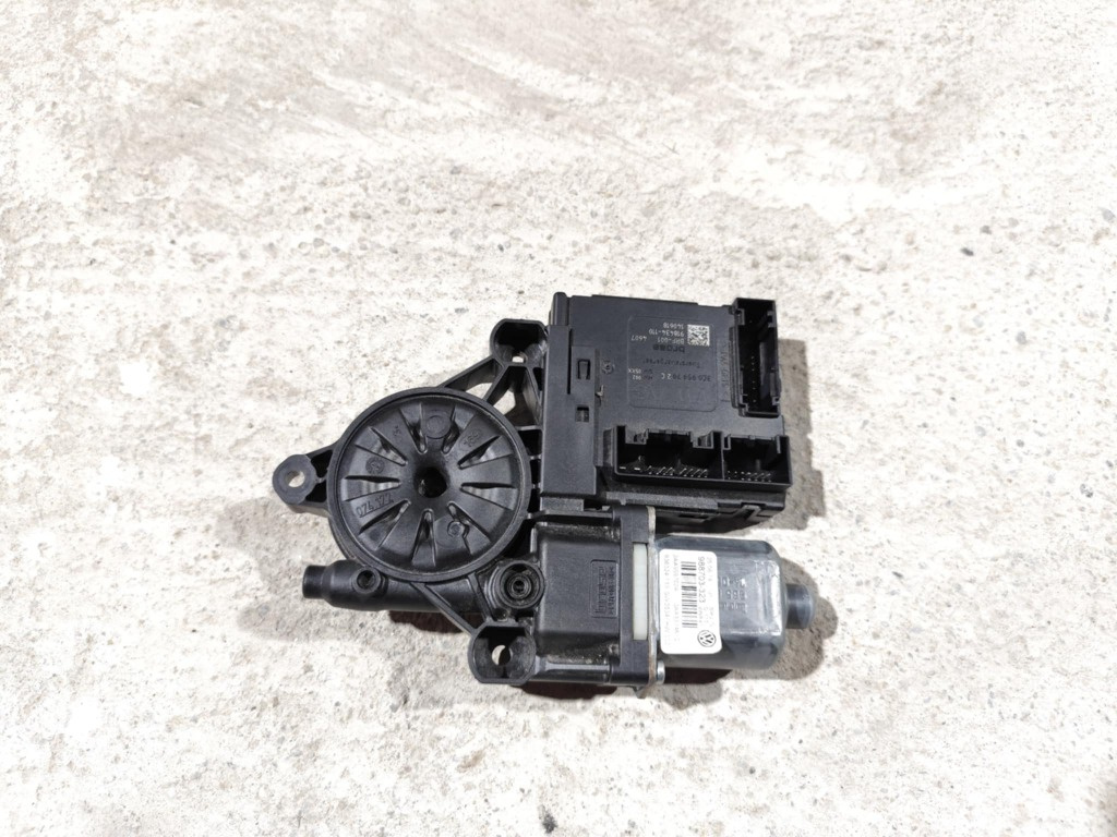 Motoras macara geam stanga fata 3AA959702A VW Passat B7