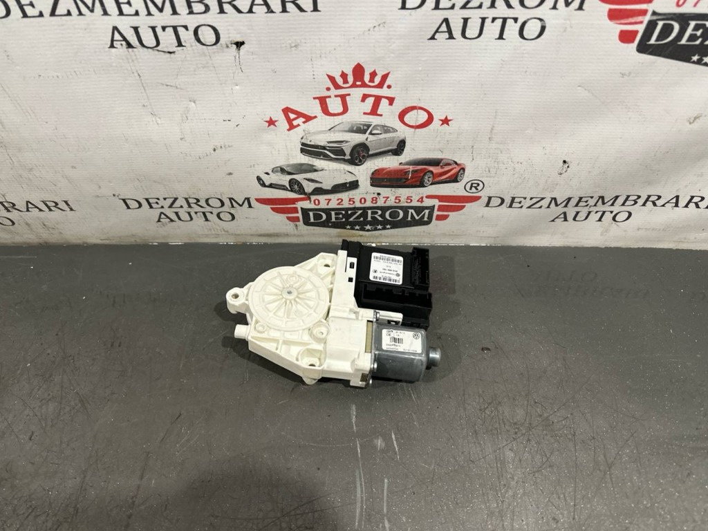 Motoras macara geam stanga fata 5K0959793 VW Golf VI Hatchback (5K1) 1.2 TSI 86 cai