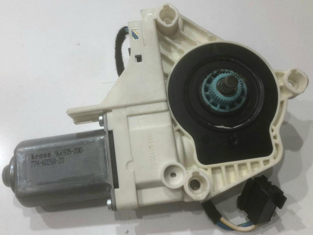 Motoras macara geam stanga fata 8K0959801A Audi A5 8T [2007 - 2011]
