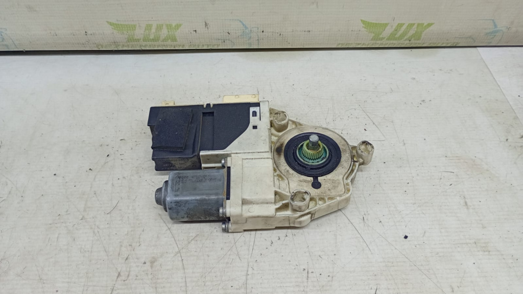 Motoras macara geam stanga fata 996385-102 Citroen C4 [2004 - 2008] 1.4 benzina KFU