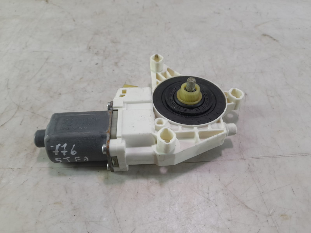 Motoras macara geam stanga fata A2518200742 Mercedes-Benz R-Class W251 [2005 - 2010]