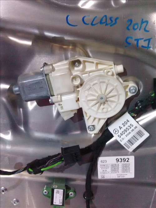 Motoras macara geam stanga fata MB C CLASS an fabr.2012